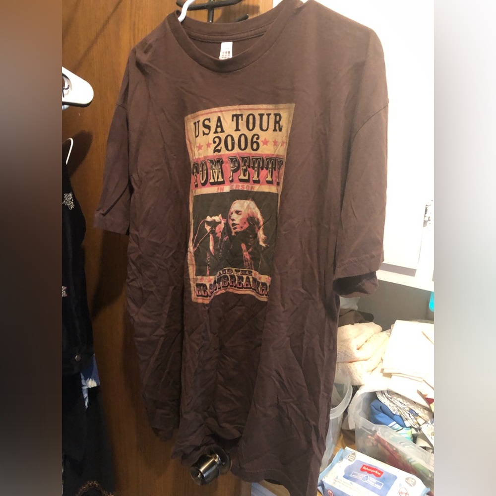 2006 Tom Petty & the Heartbreakers Concert Tee- 685 $135 or $120 w/offer